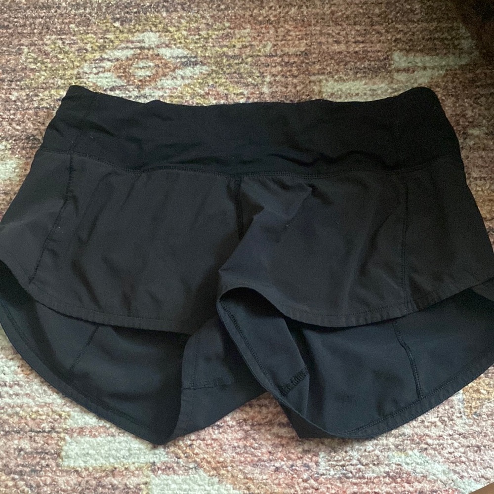 black lulu speed up size 2 shorts